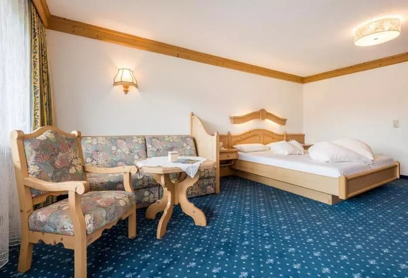 コンフォートルーム, Moserhof
