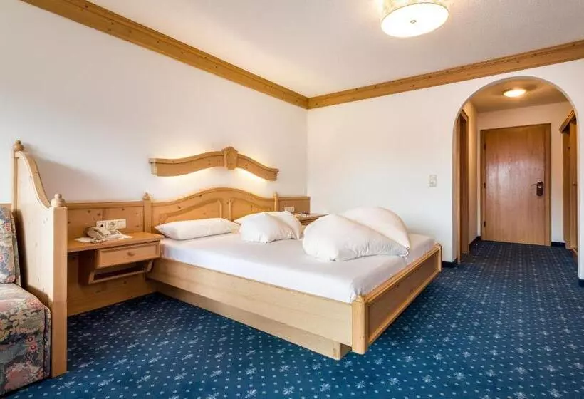コンフォートルーム, Moserhof