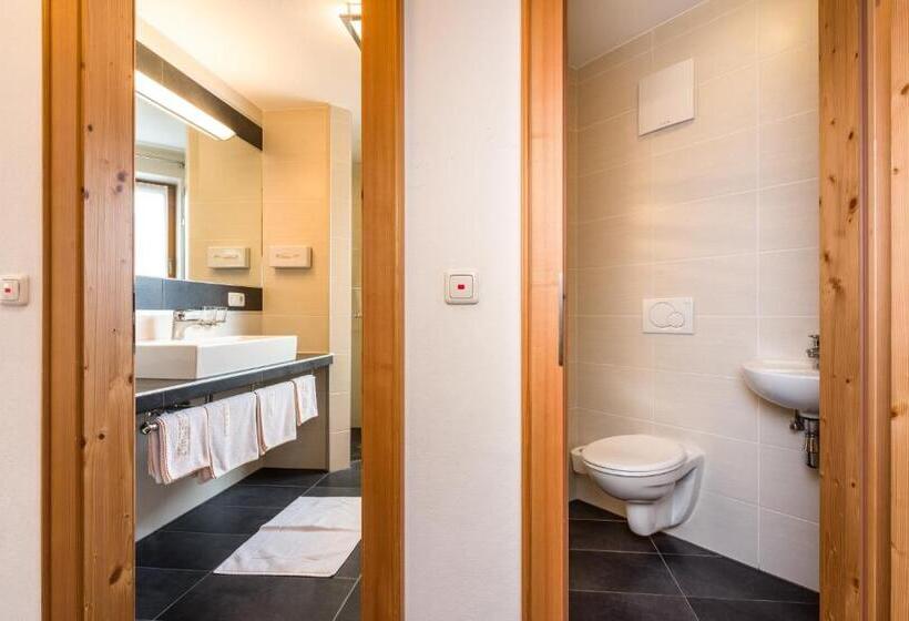 غرفة سوبيريور, Moserhof