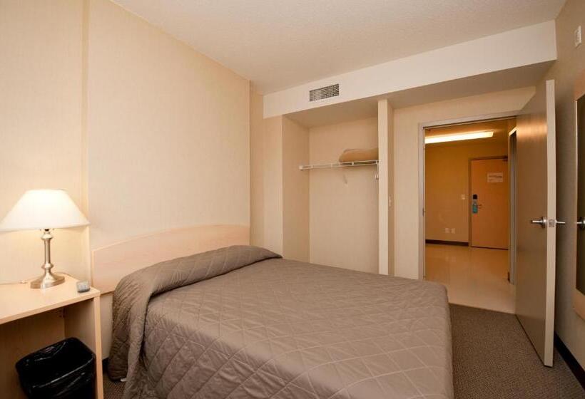 סוויטת 4 חדרים, Residence & Conference Centre   Kamloops