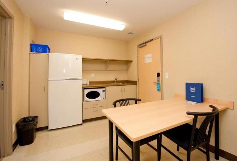 סוויטת 2 חדרי שינה, Residence & Conference Centre   Kamloops