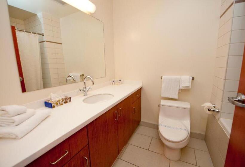 חדר סטנדרט, Residence & Conference Centre   Kamloops
