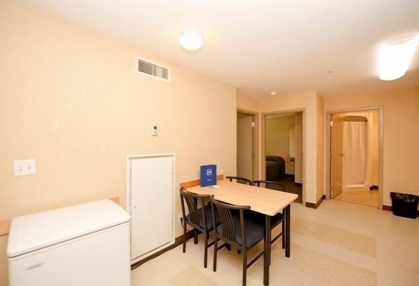סוויטת 2 חדרי שינה, Residence & Conference Centre   Kamloops