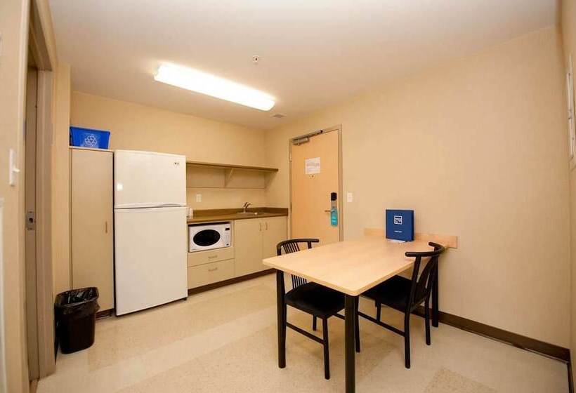 סוויטת 2 חדרי שינה, Residence & Conference Centre   Kamloops