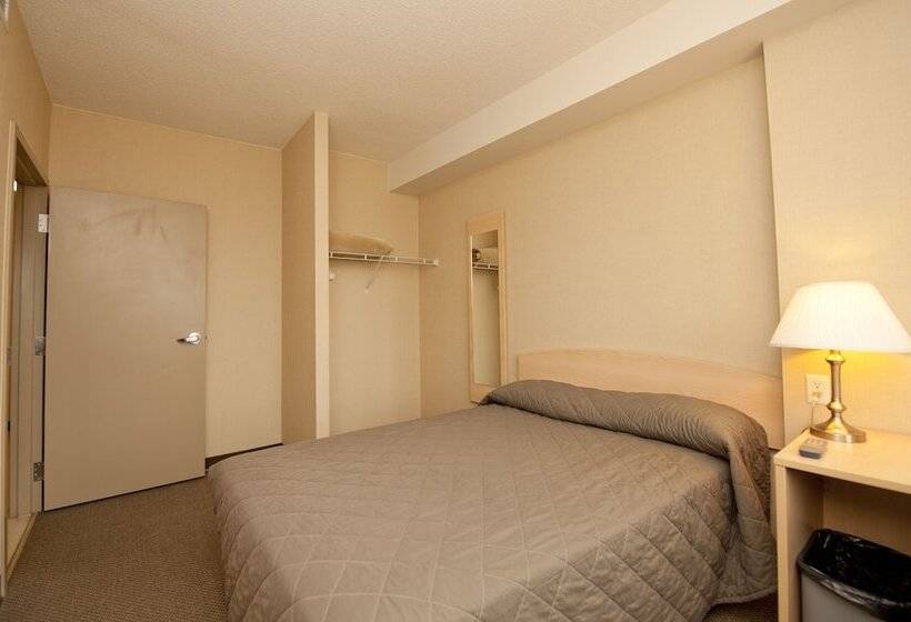 סוויטת 4 חדרים, Residence & Conference Centre   Kamloops