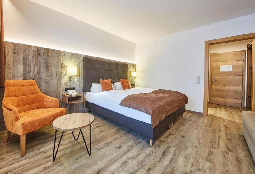 חדר סטנדרט לשלושה עם מרפסת, Römerhof