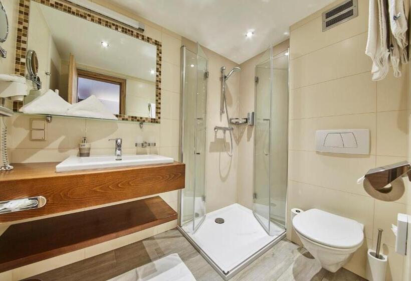 חדר בסיסי, Römerhof