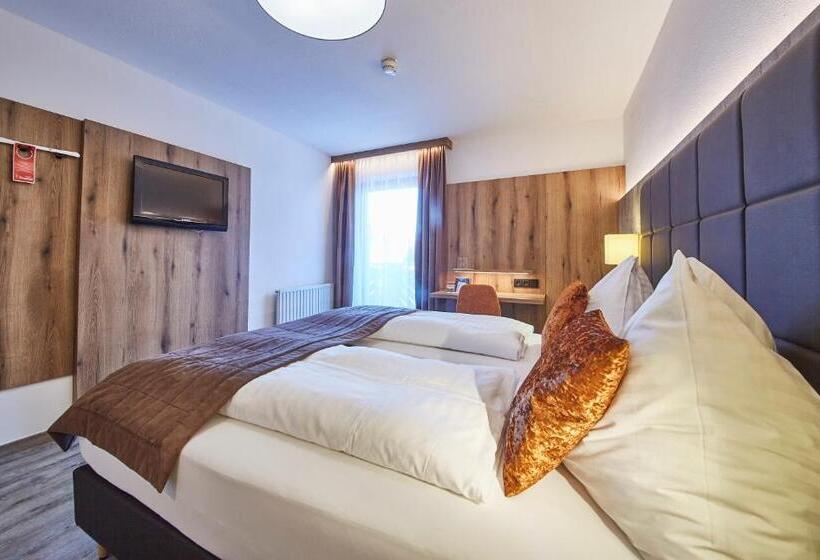 חדר בסיסי, Römerhof