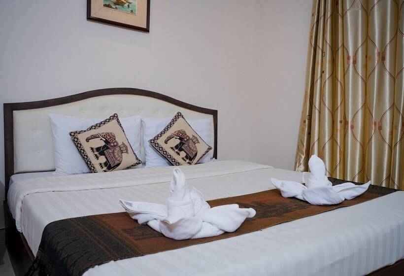 חדר סטנדרט, Silver Mounts