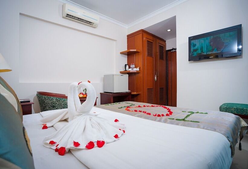 חדר סטנדרט, Silver Mounts