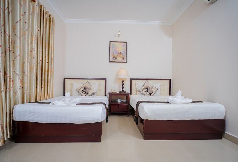 חדר סטנדרט, Silver Mounts