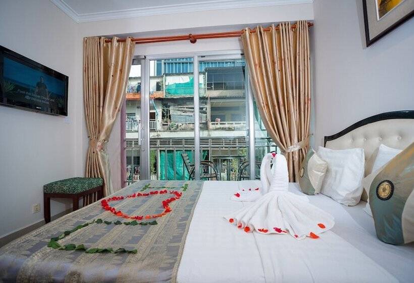 חדר סטנדרט, Silver Mounts