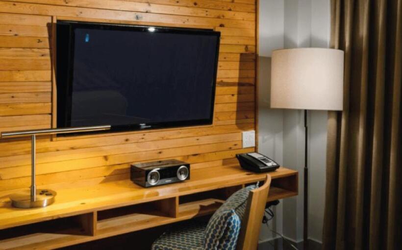 Номер Deluxe, Skwachays Lodge