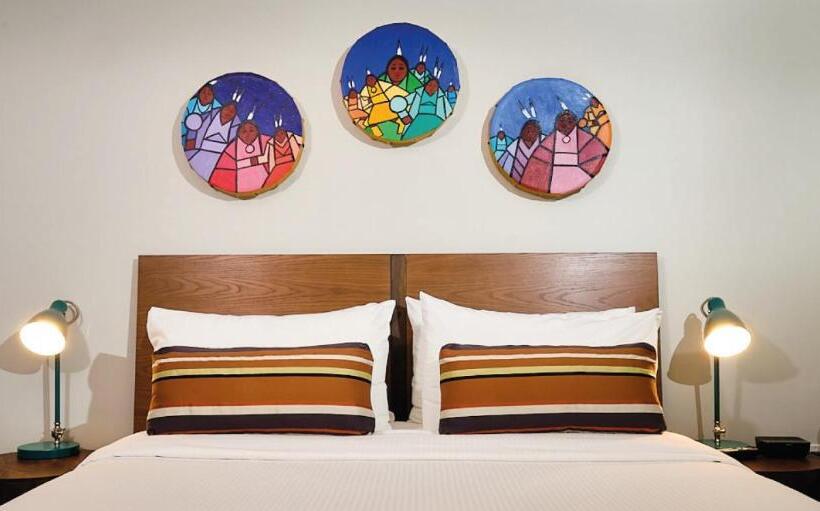 Номер Deluxe Кровать Кинг, Skwachays Lodge