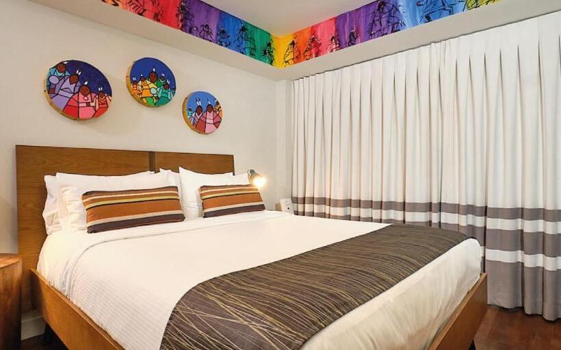 Номер Deluxe Кровать Кинг, Skwachays Lodge