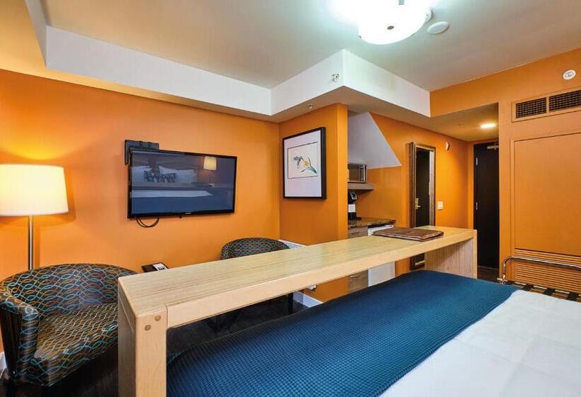 Номер Deluxe, Skwachays Lodge