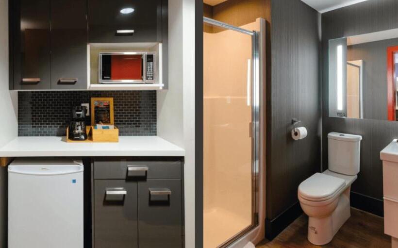Номер Deluxe, Skwachays Lodge