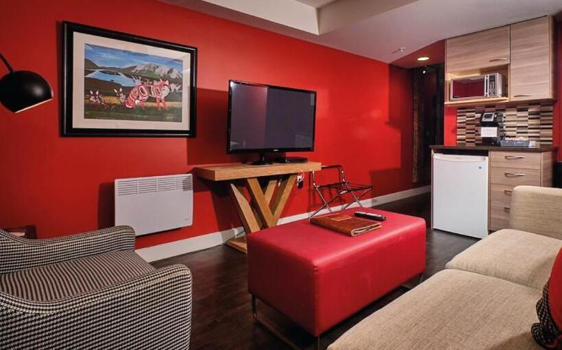 Номер Deluxe Кровать Кинг, Skwachays Lodge