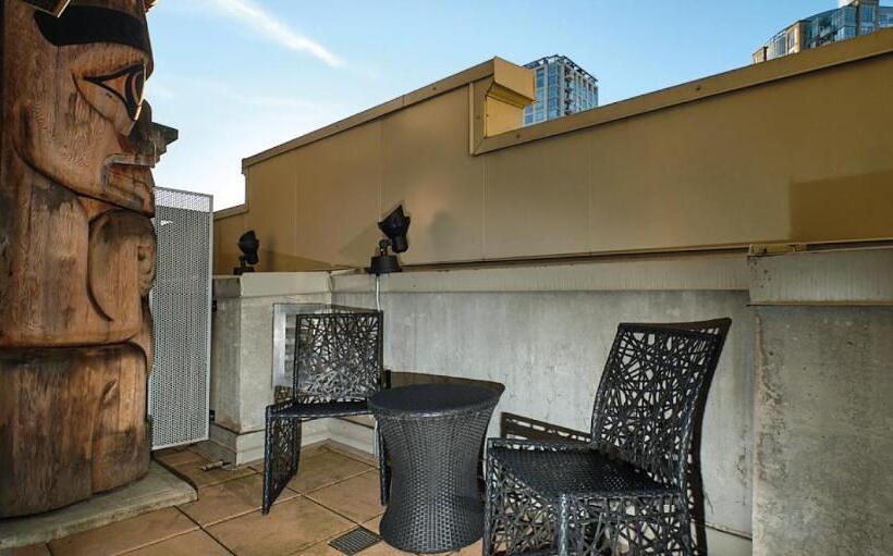 Номер Deluxe Кровать Кинг, Skwachays Lodge