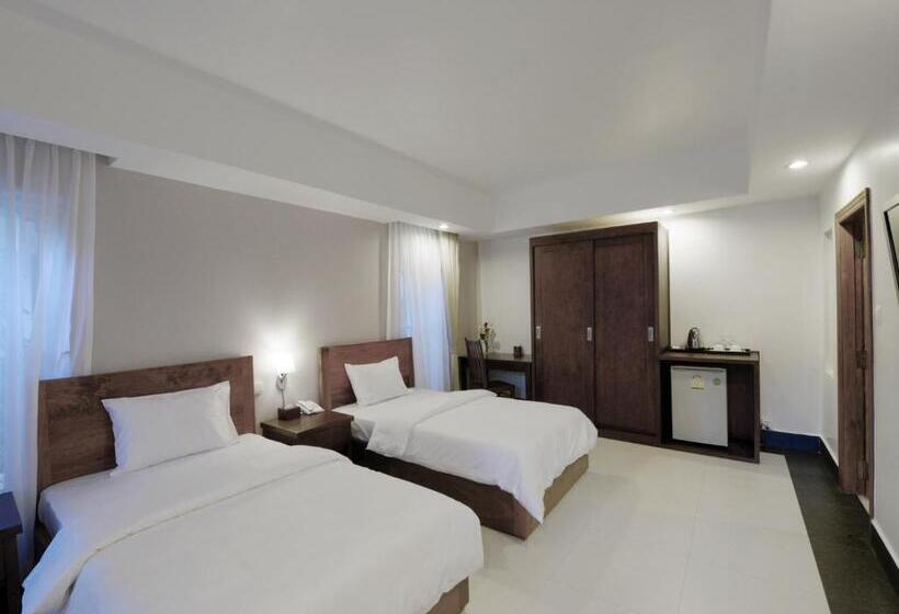 חדר סופריור עם מרפסת, Skyline Boutique