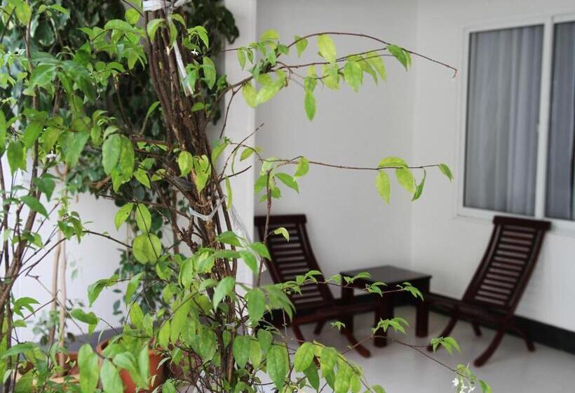 חדר דלוקס עם מרפסת, Skyline Boutique