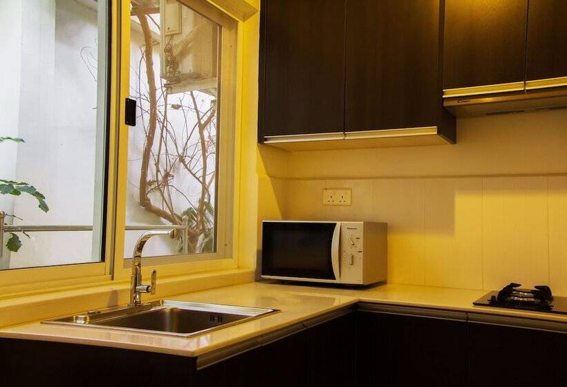 חדר אקזקיוטיב, Skyline Boutique