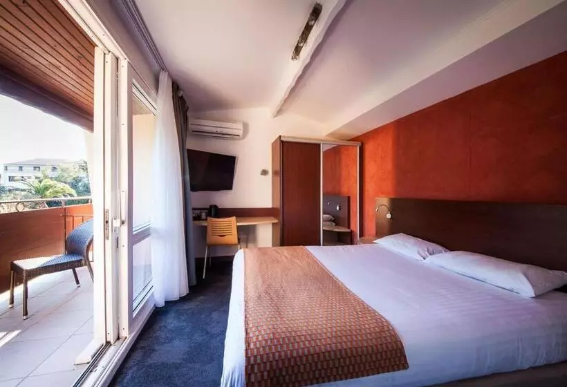 سوییت جونیور با بالکن, Spa Plage St Jean