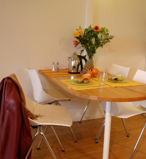 شقة غرفة واحدة, Hôtel Pierre Blanche