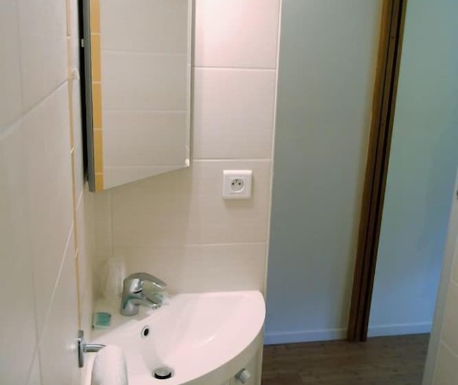 إستوديو قياسى, Hôtel Pierre Blanche