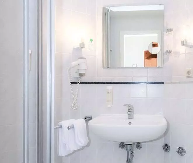 スタンダードトリプルルーム, Kurhotel Sassnitz