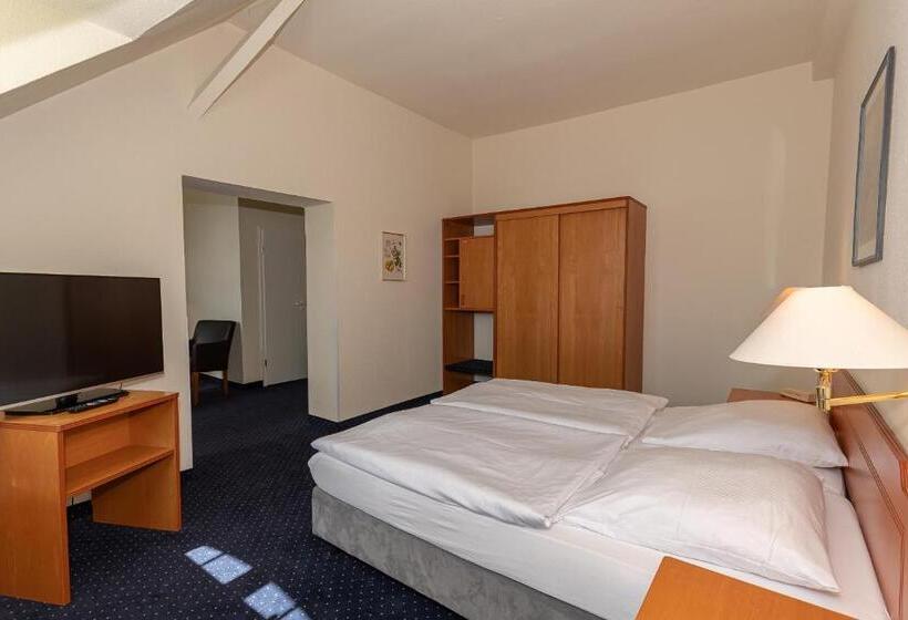 غرفة قياسية ثلاثية, Kurhotel Sassnitz