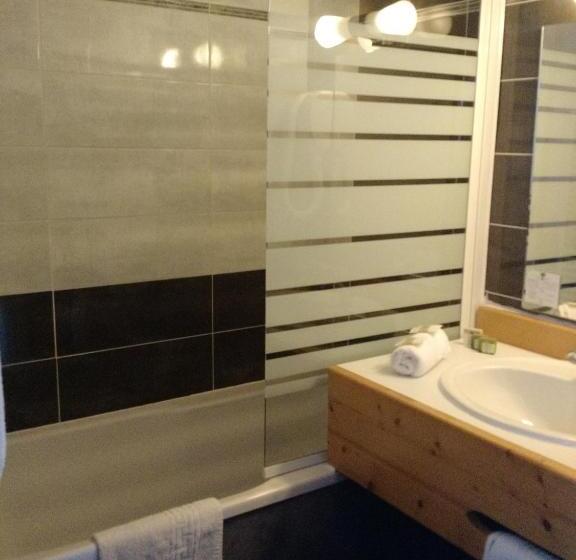 اتاق استاندارد با تخت بزرگ, Logis Hotel Restaurant Spa Le Lac