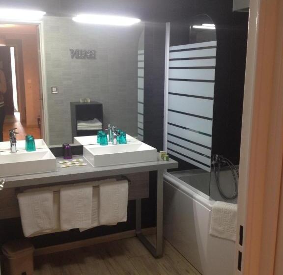 سوییت خانوادگی, Logis Hotel Restaurant Spa Le Lac