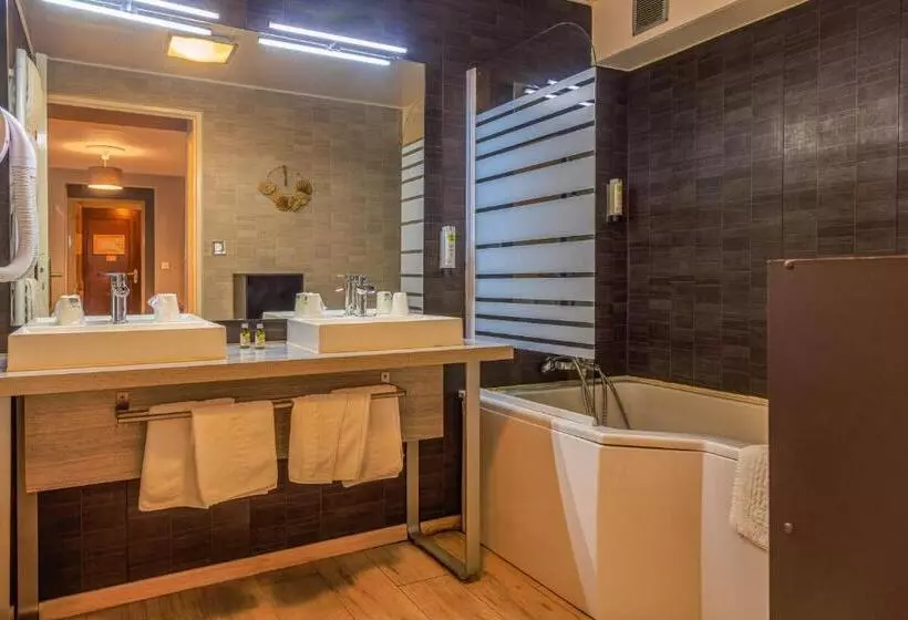 スイート（家族用）, Logis Hotel Restaurant Spa Le Lac