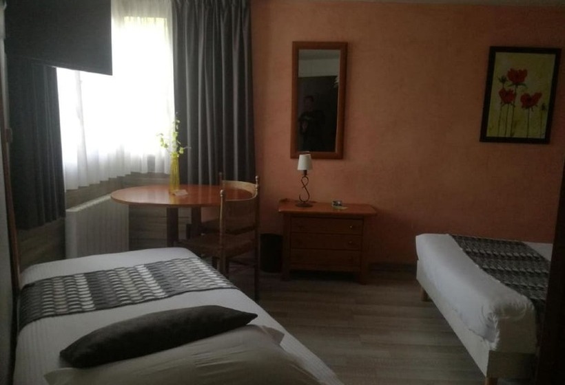 اتاق استاندارد سه نفره, Logis Hotel Restaurant Spa Le Lac