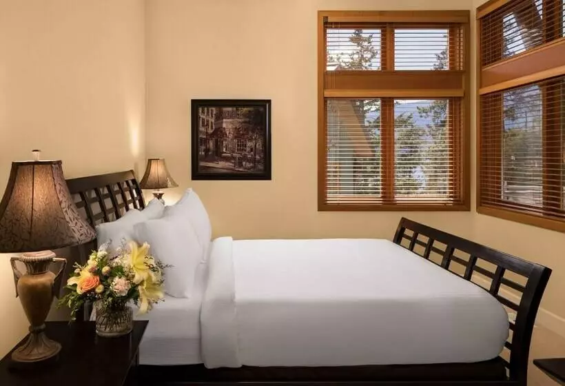 ツーベッドルーム　ヴィラ, Outback Lakeside Vacation Homes