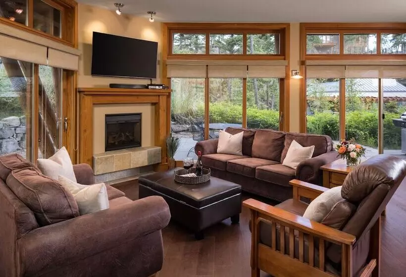 スリーベッドルーム　ヴィラ, Outback Lakeside Vacation Homes