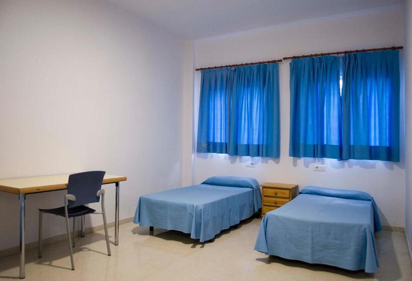 اتاق استاندارد سه نفره, Albergue Inturjoven Sevilla