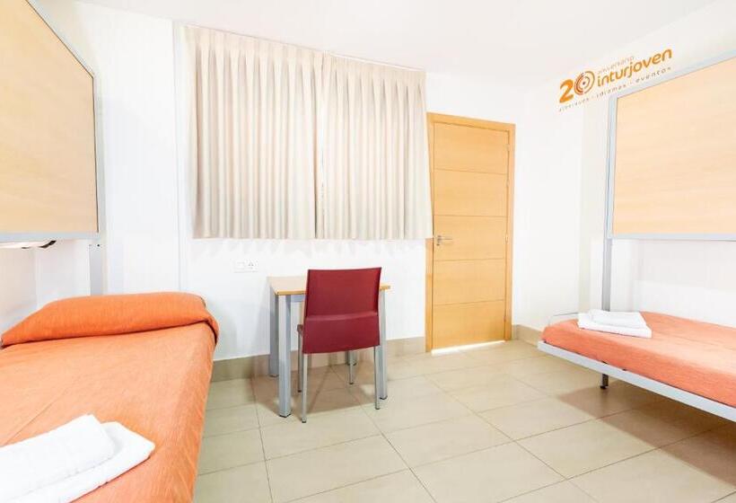 اتاق استاندارد سه نفره, Albergue Inturjoven Sevilla