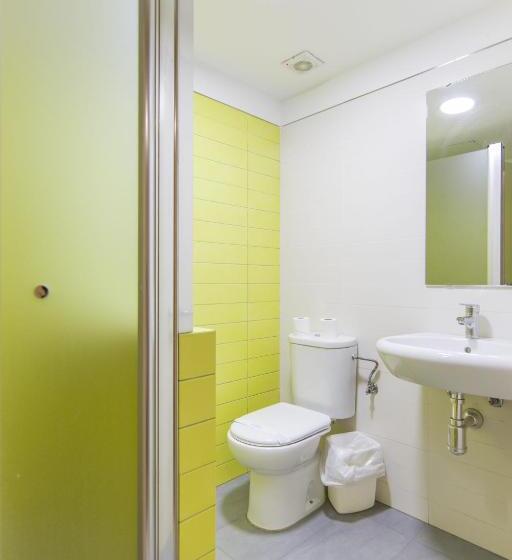 اتاق استاندارد چهار تخته, Albergue Inturjoven Sevilla