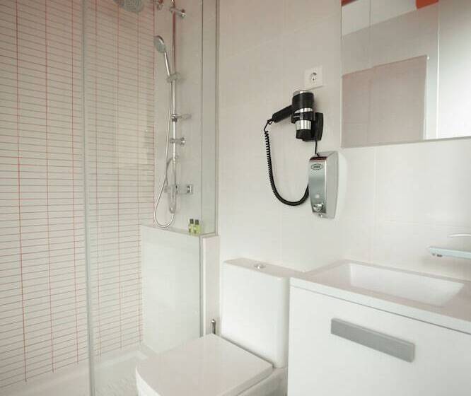 اتاق لوکس با وان آب گرم, Vitium Urban Suites