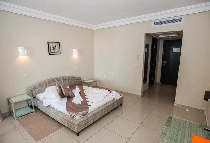 スタンダードルーム, Lella Meriam