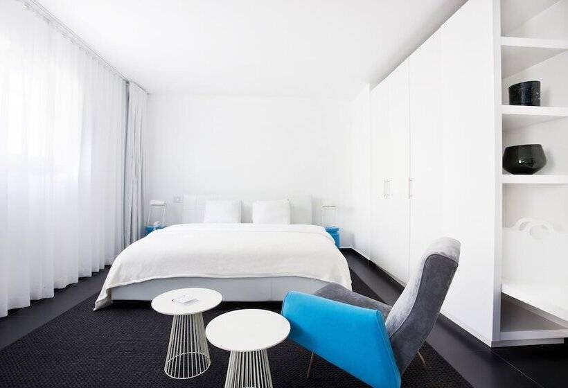 إستوديو قياسى, Blanc Kara Adults Only