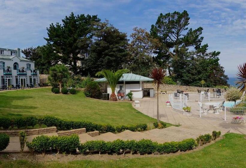 חדר סטנדרט לשלושה עם נוף לגינה, Clos De Vallombreuse, The Originals Relais