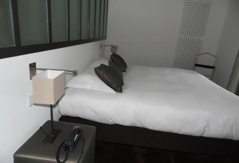 חדר סופריור לשלושה, Clos De Vallombreuse, The Originals Relais