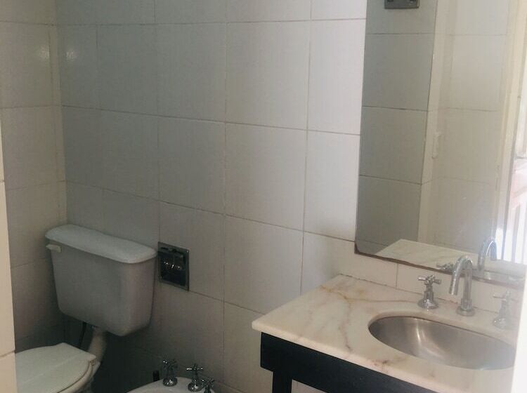 اتاق استاندارد سه نفره, Chipre