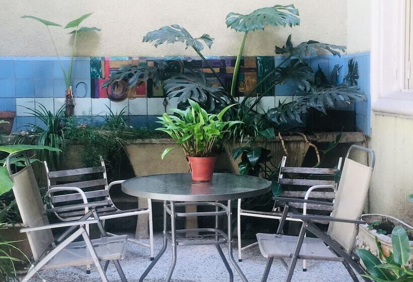 اتاق استاندارد سه نفره, Chipre