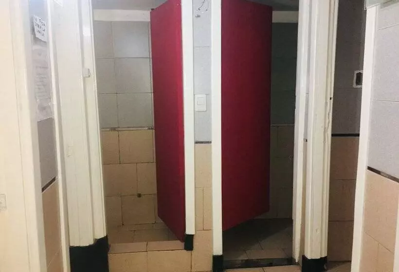 اتاق استاندارد سه تخته با سرویس بهداشتی مشترک, Chipre