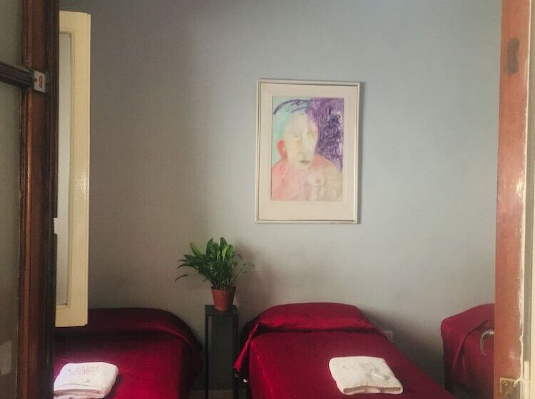 اتاق استاندارد سه تخته با سرویس بهداشتی مشترک, Chipre