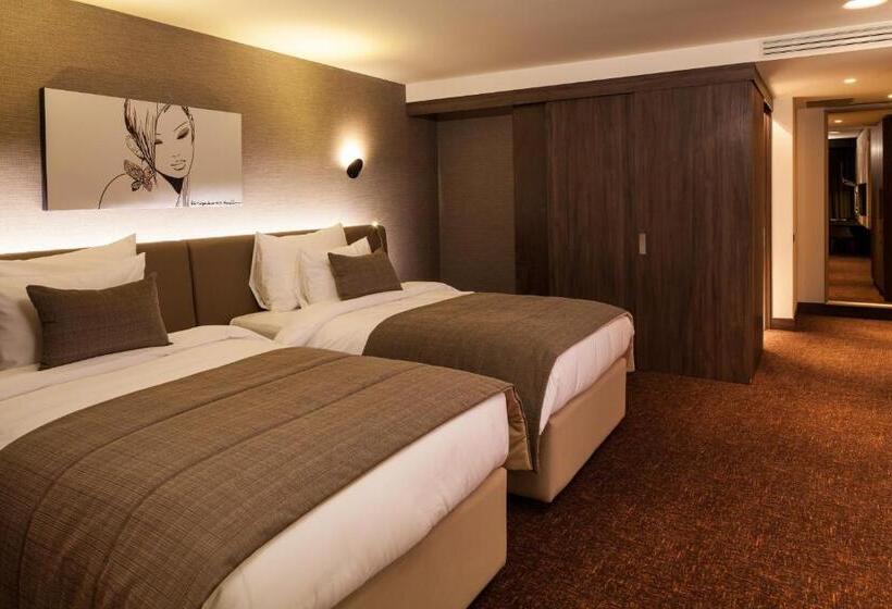 行政房间, Kronwell Brasov